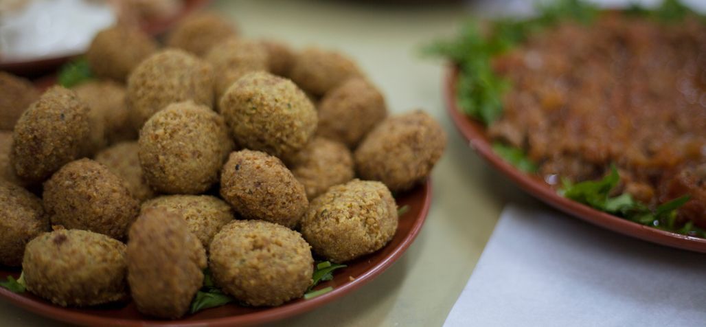 Savoury Sandwiches: Aqaba's Falafel and Shawarma Delights