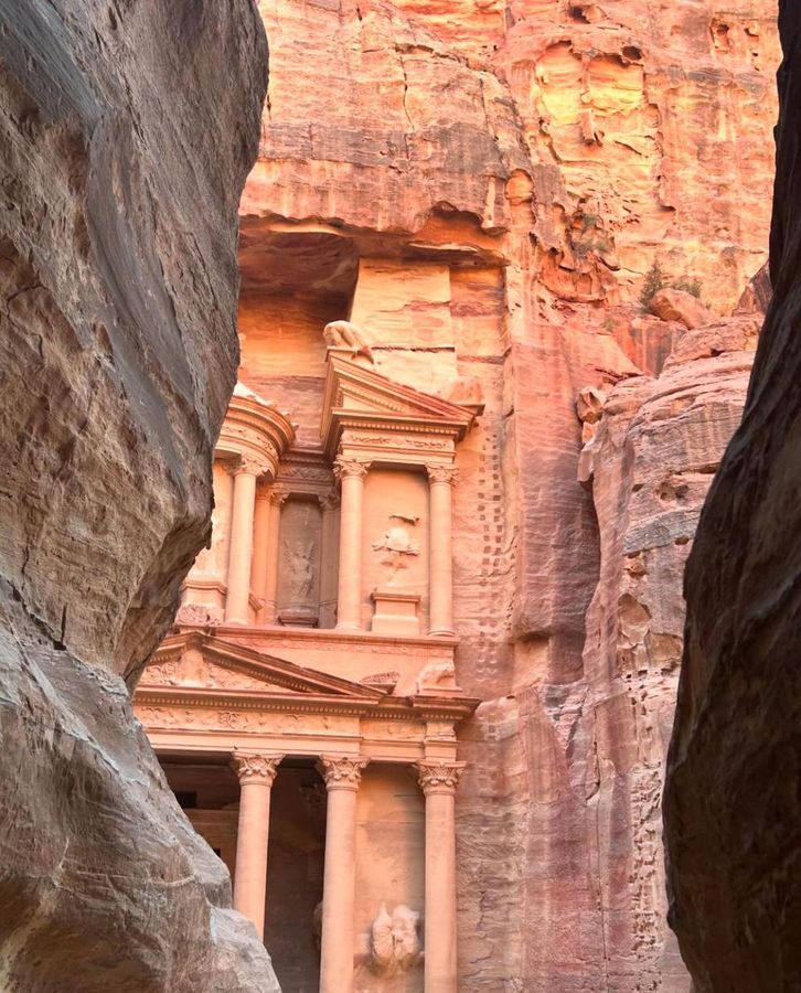 The Siq opens onto the Treasury